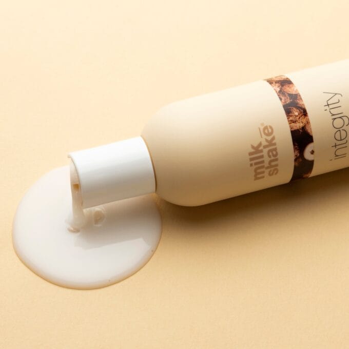 milk_shake Integrity Nourishing Shampoo and Conditioner Bundle Halo Hair & Skin - rosehipskincare.com.au