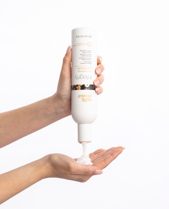 milk_shake Integrity Nourishing Shampoo and Conditioner Bundle Halo Hair & Skin - rosehipskincare.com.au